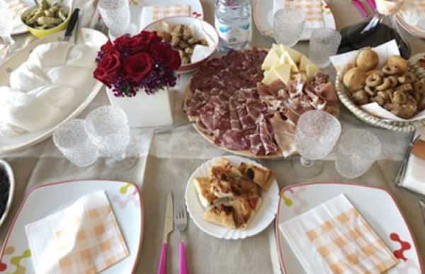 イタリア、プーリア州、世界遺産の地中海式食生活を見学＆体験～半日グルメツアー